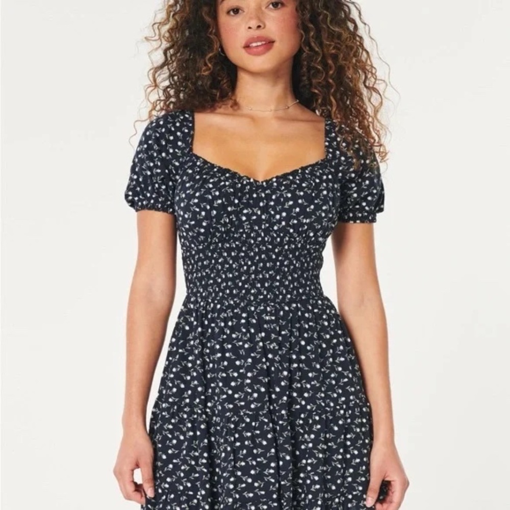 Hollister Navy Blue Floral Smocked Waist Skort Dress Size Small Petite